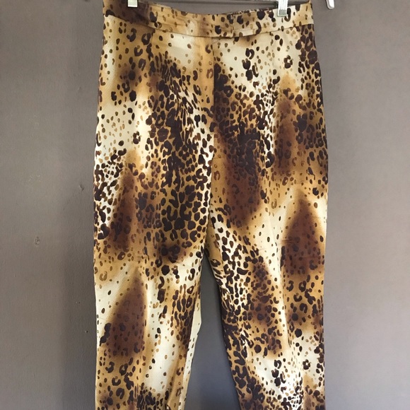 Katherine Kelly Animal Print Capri Pants - Picture 4 of 5